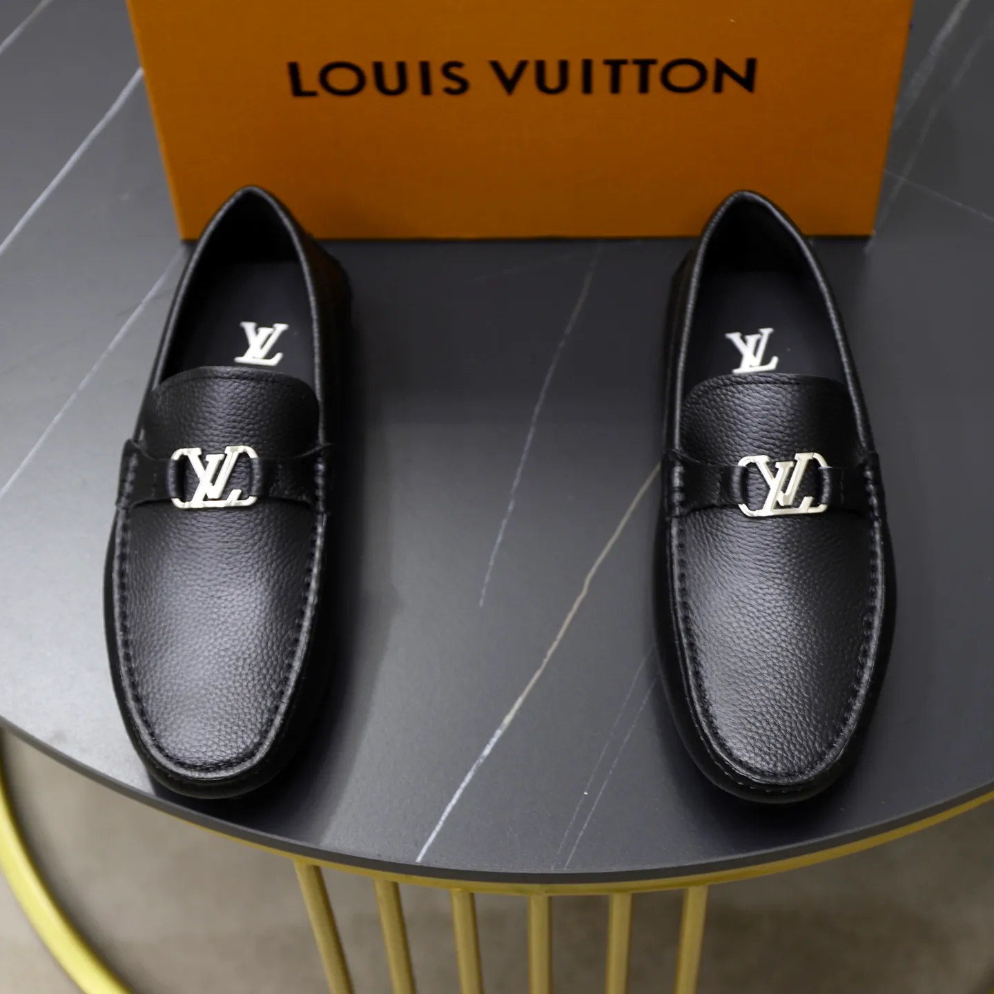 Ex-factory price: 480💰【LV】Louis Vuitton ⚠️High-end men’s driving and pedal series ⚠️38-44 (customized for 45) ⚠️All original cowhide leather! Thick and soft! Made entirely of calfskin lining! The latest non-slip beanie sole! Three-dimensional package technology! Fashionable and classic! Handicrafts! Original high quality! Feel free to compare!